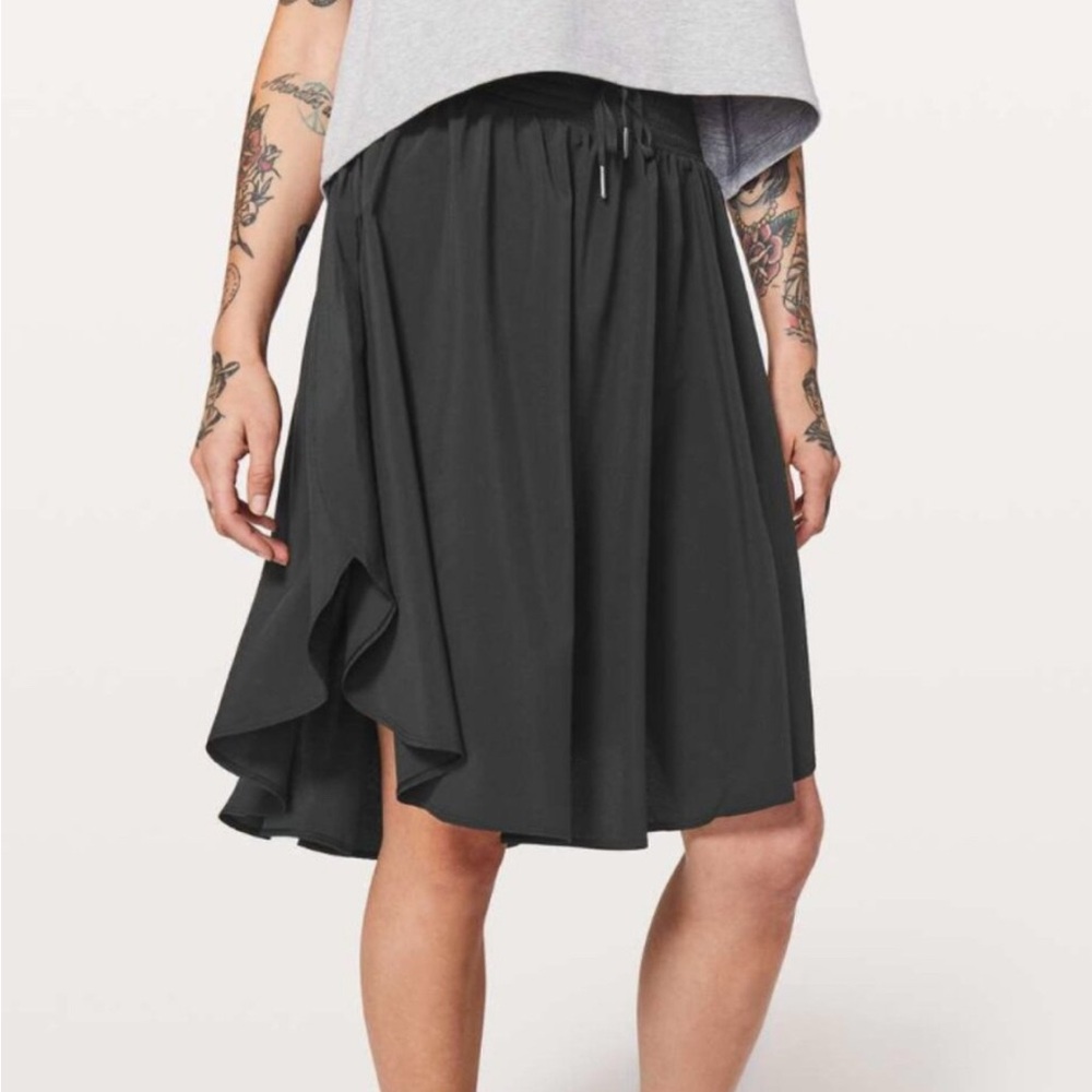 Lululemon The Everyday Skirt in Black sz 8